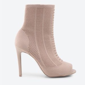 ALDO Keshaa Bootie Heels - Size 9 - Pink Nude Blush - 4” Stiletto Peep Toe